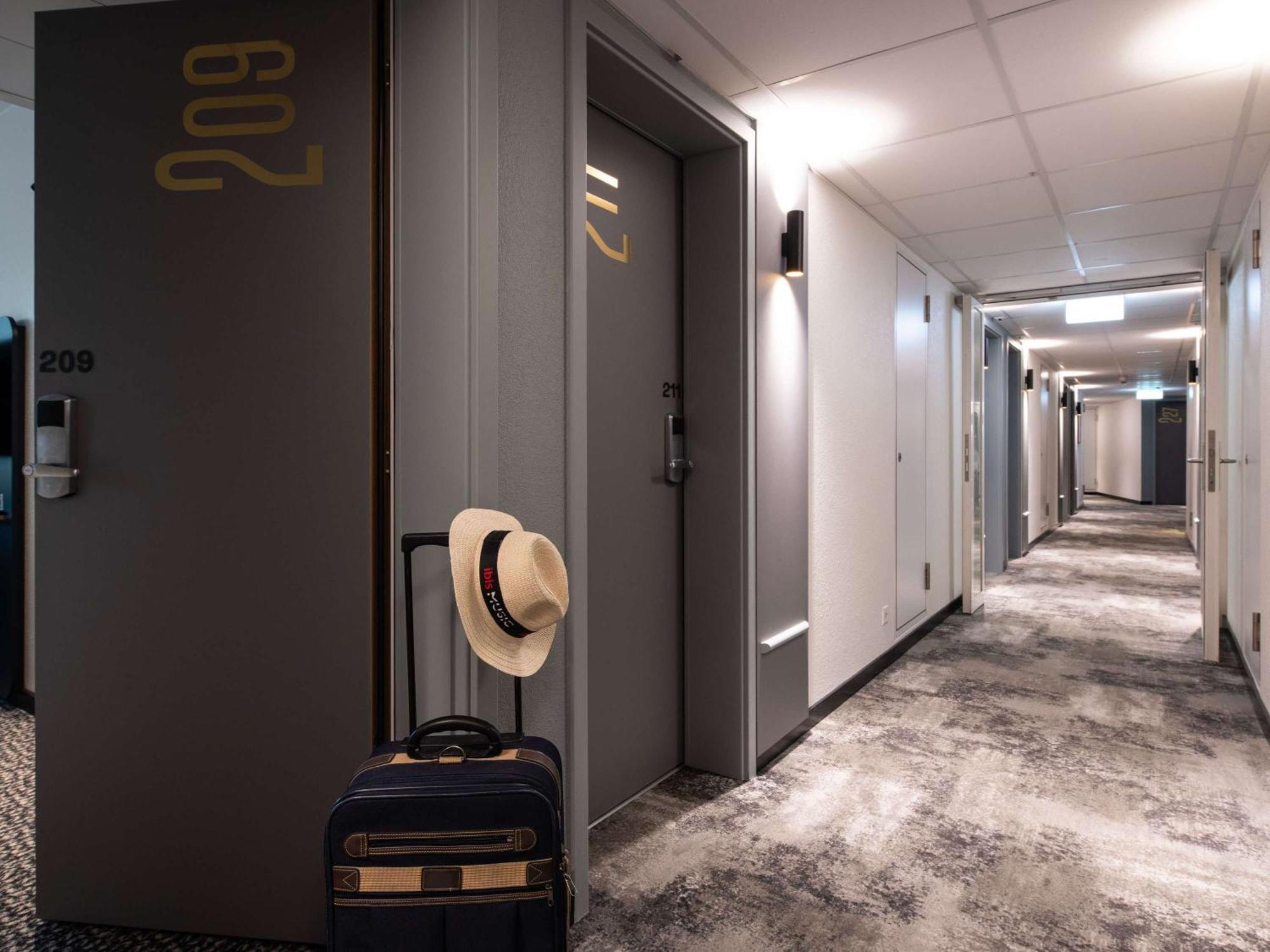 Ibis Lausanne Centre Exterior foto