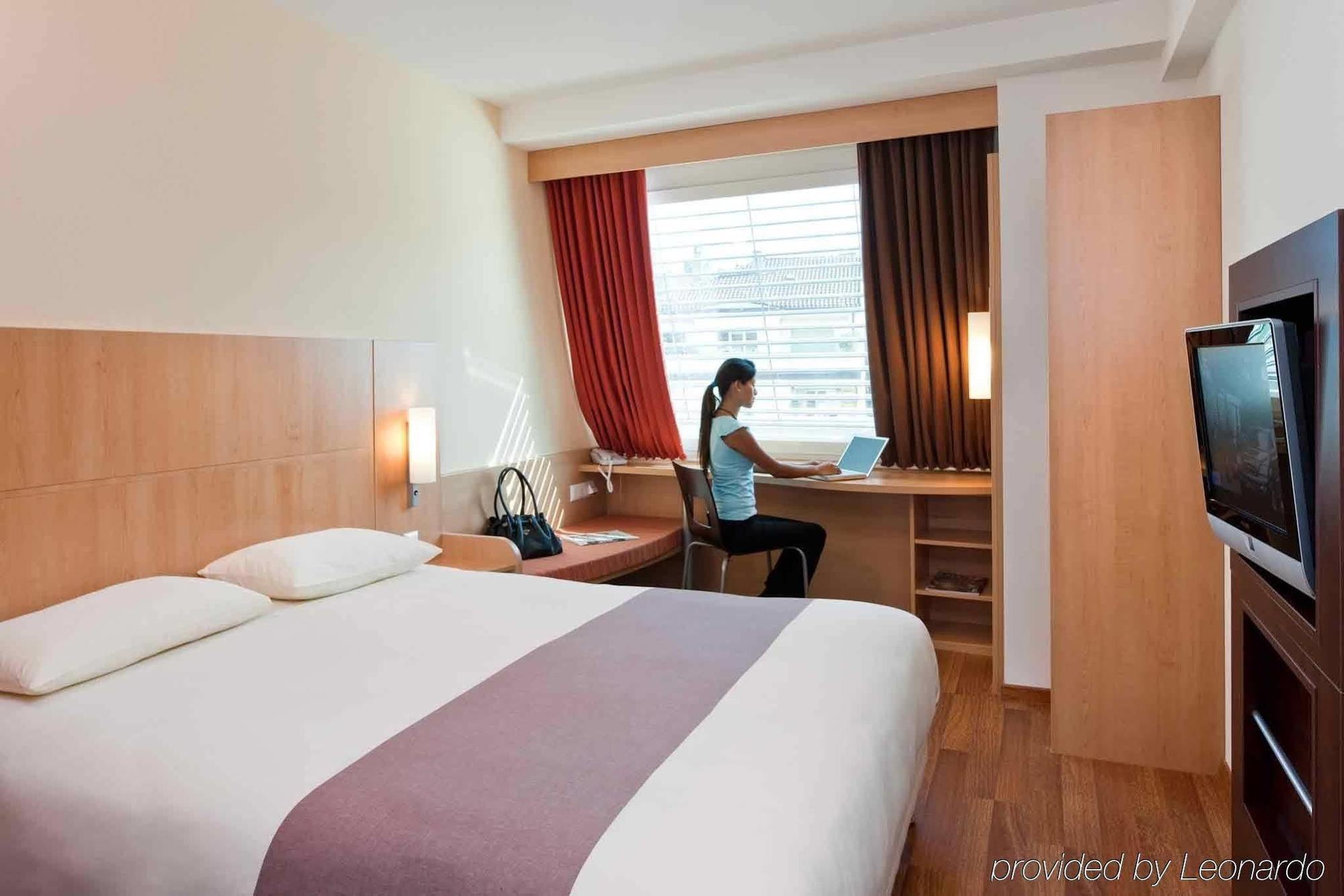 Ibis Lausanne Centre Exterior foto
